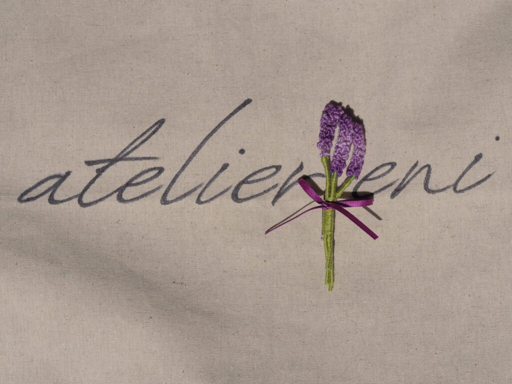 ∗atelier eni∗生地×lavender bouquet brooch。