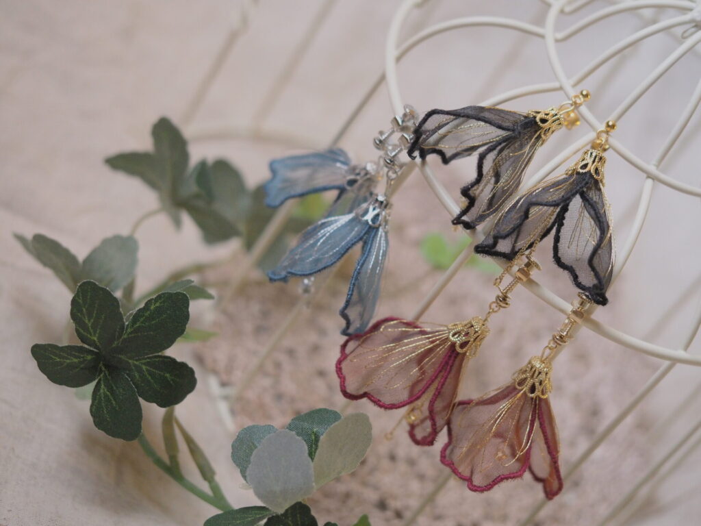 鳥かごにディスプレイしたbell no hana。