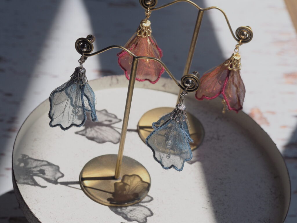 外の光に咲くbell no hana。