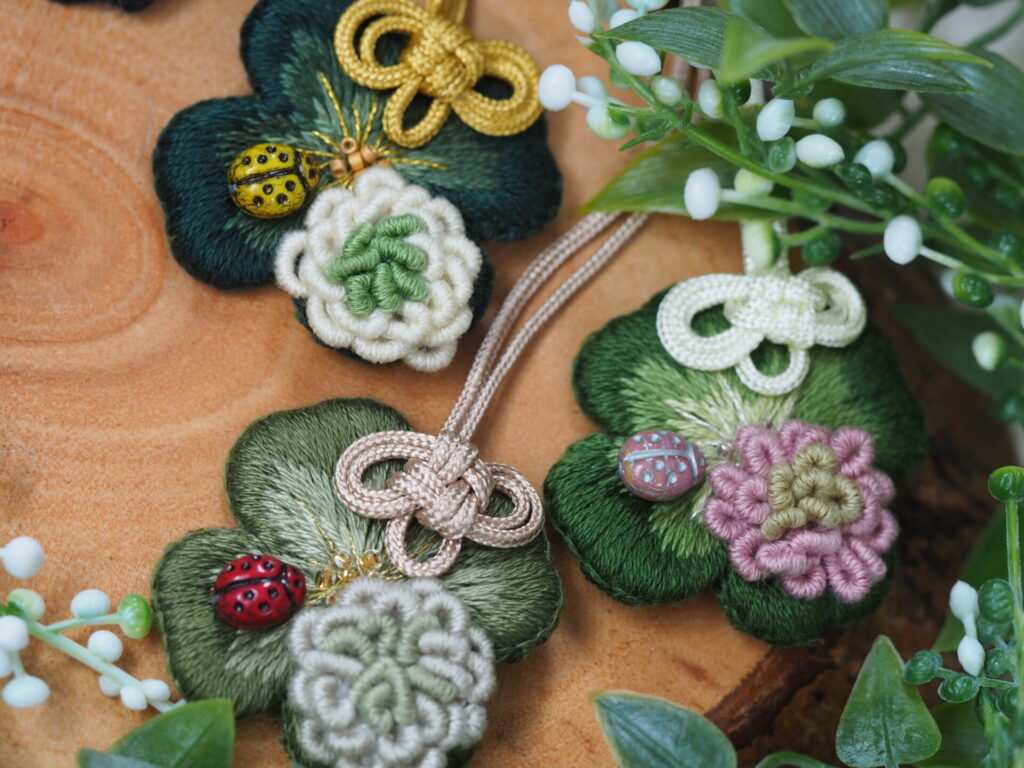 並ぶeni-moriたち。