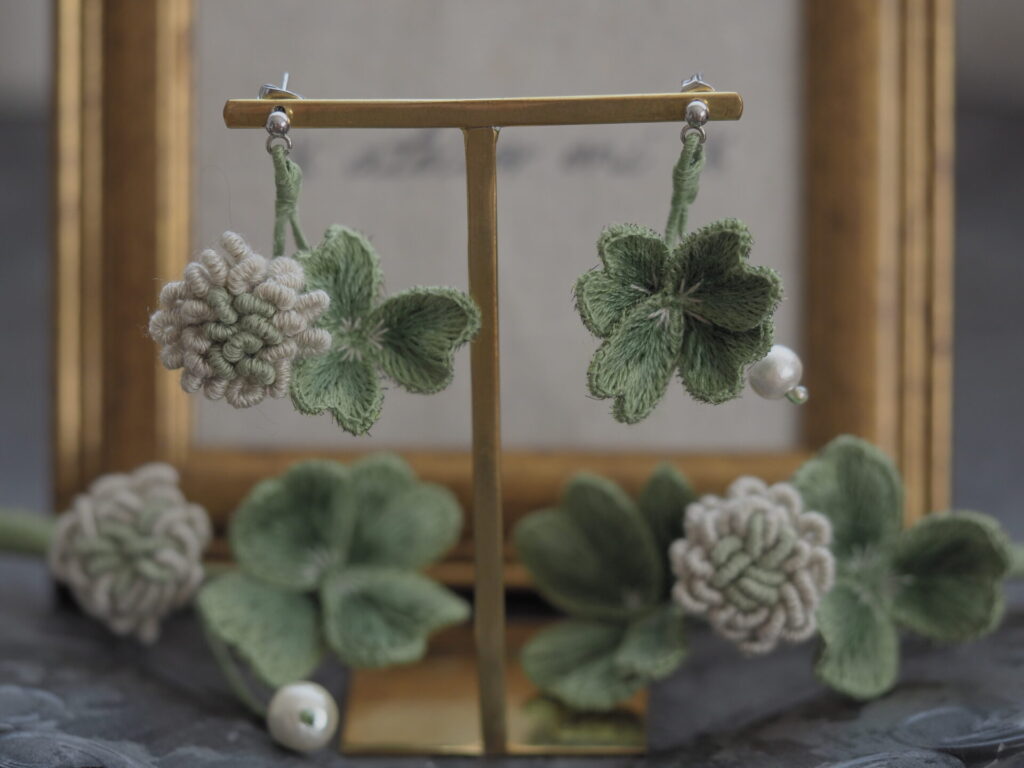 clover揺れるピアス×∗atelier eni∗額。