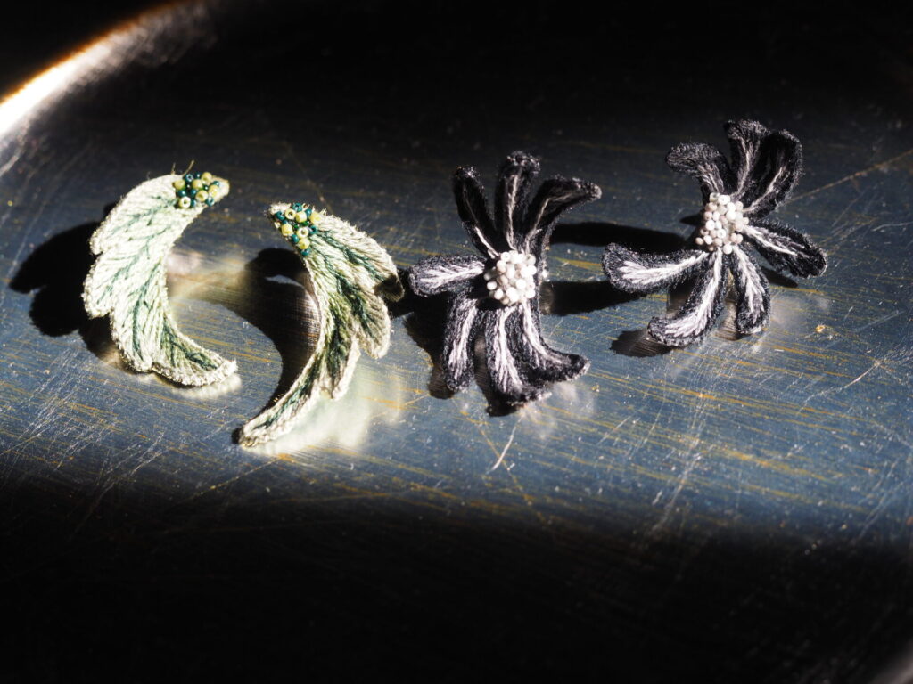 "tsuki no..."シリーズ。左mikazuki。右shingetsu。