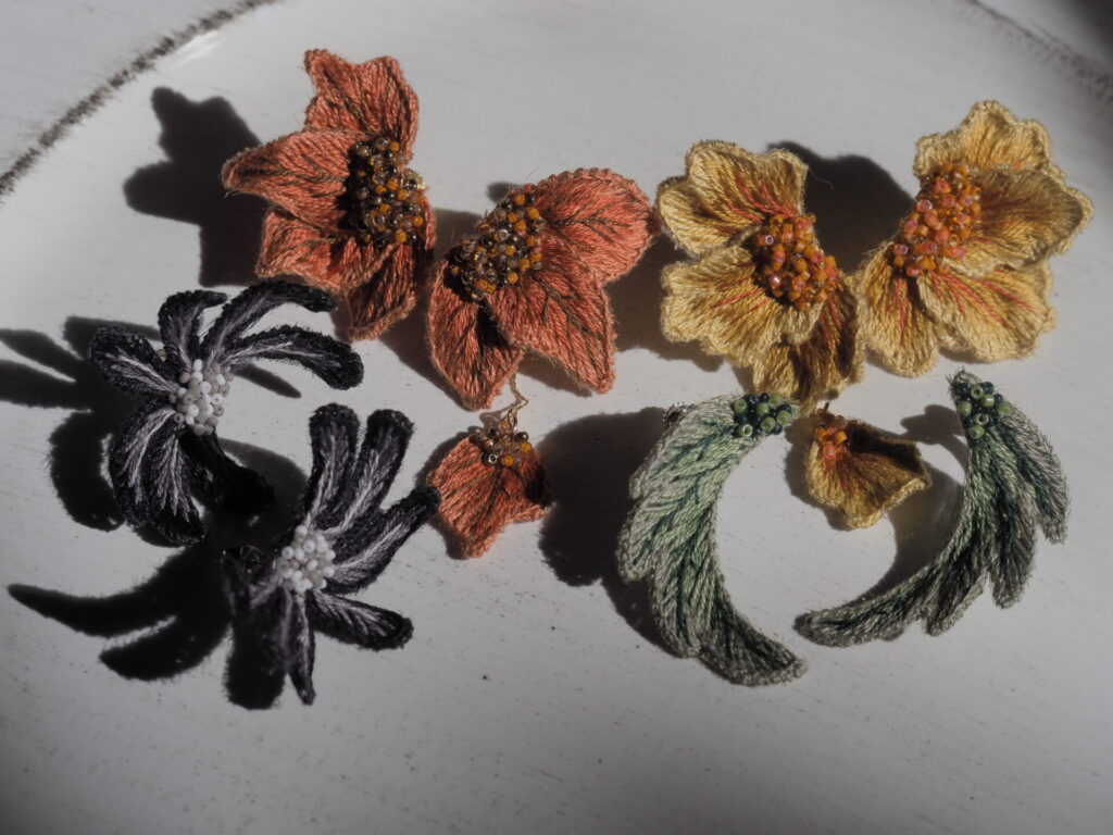 tsuki no…が並ぶ。