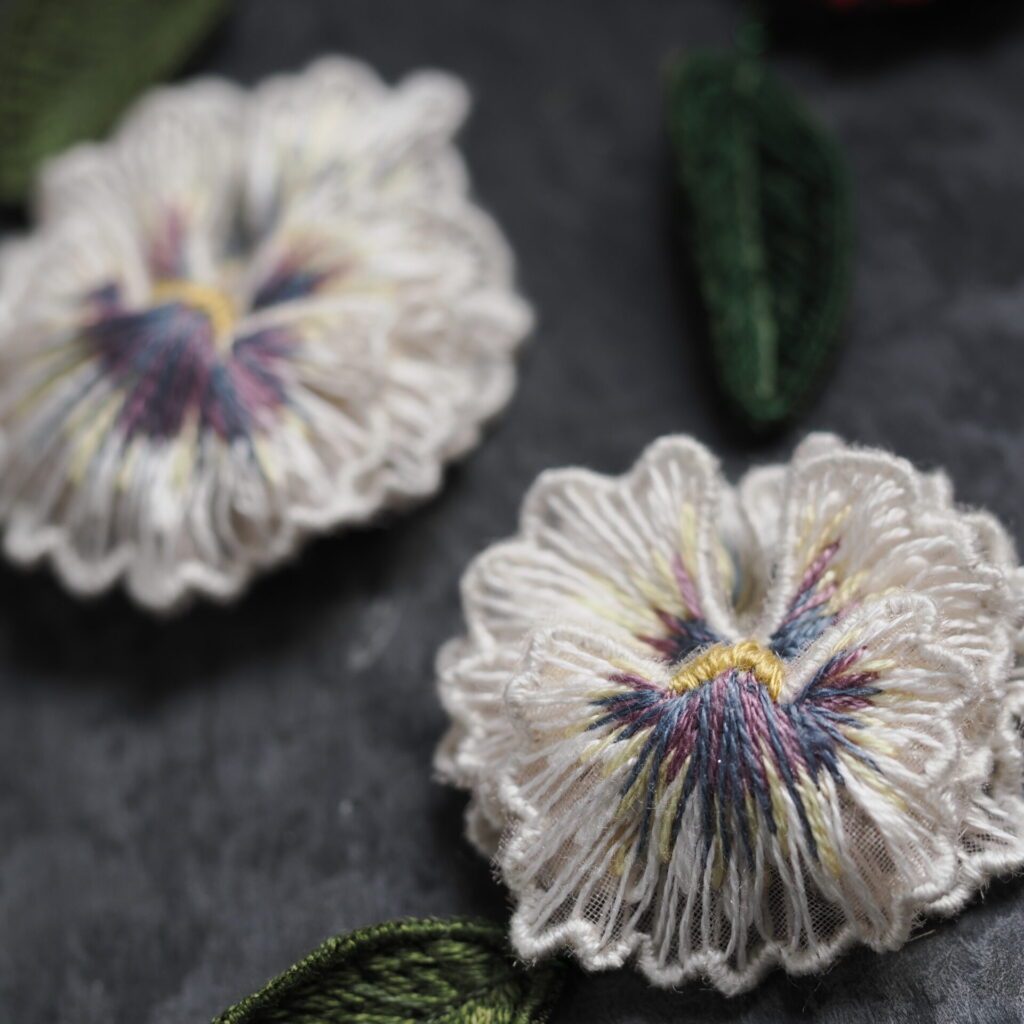 violeni-fril-white。