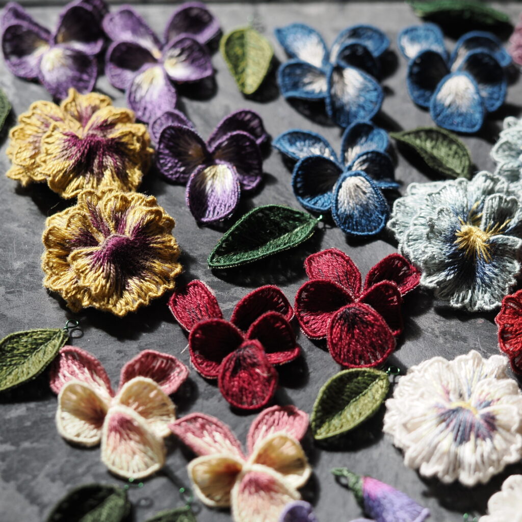 violeniたちが、ランダムに並ぶ。