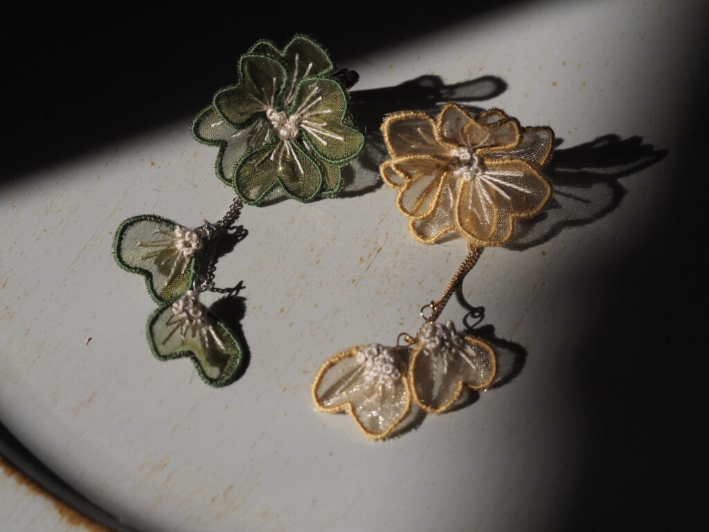 優しいアシンメトリーな"eni no hana"。光と影のあわいで。