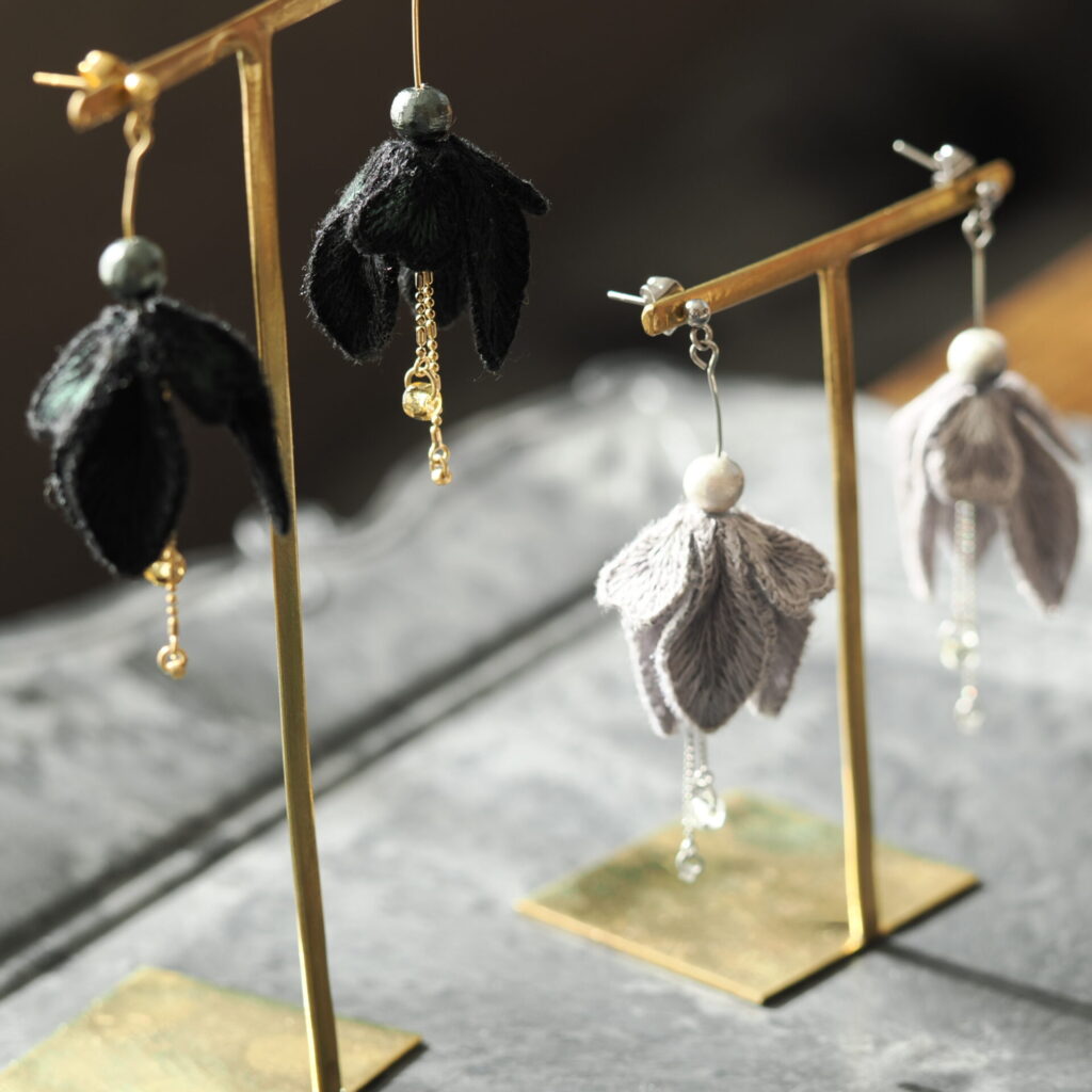 snowdrop 斜めから。