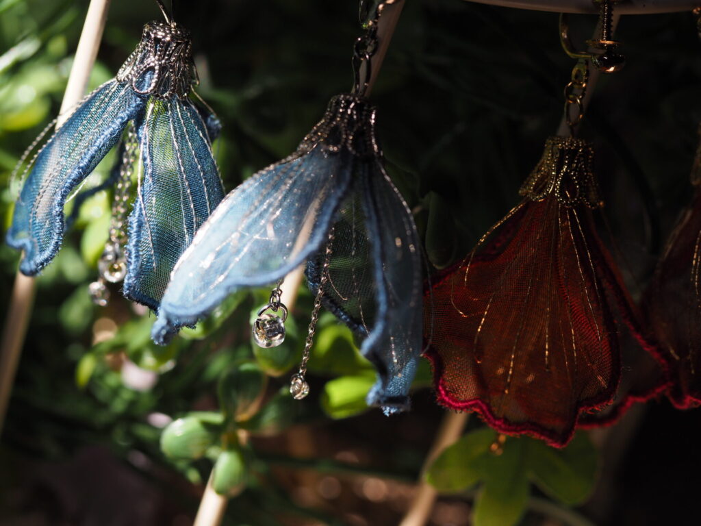 闇と光のあわいに咲くbell no hana。