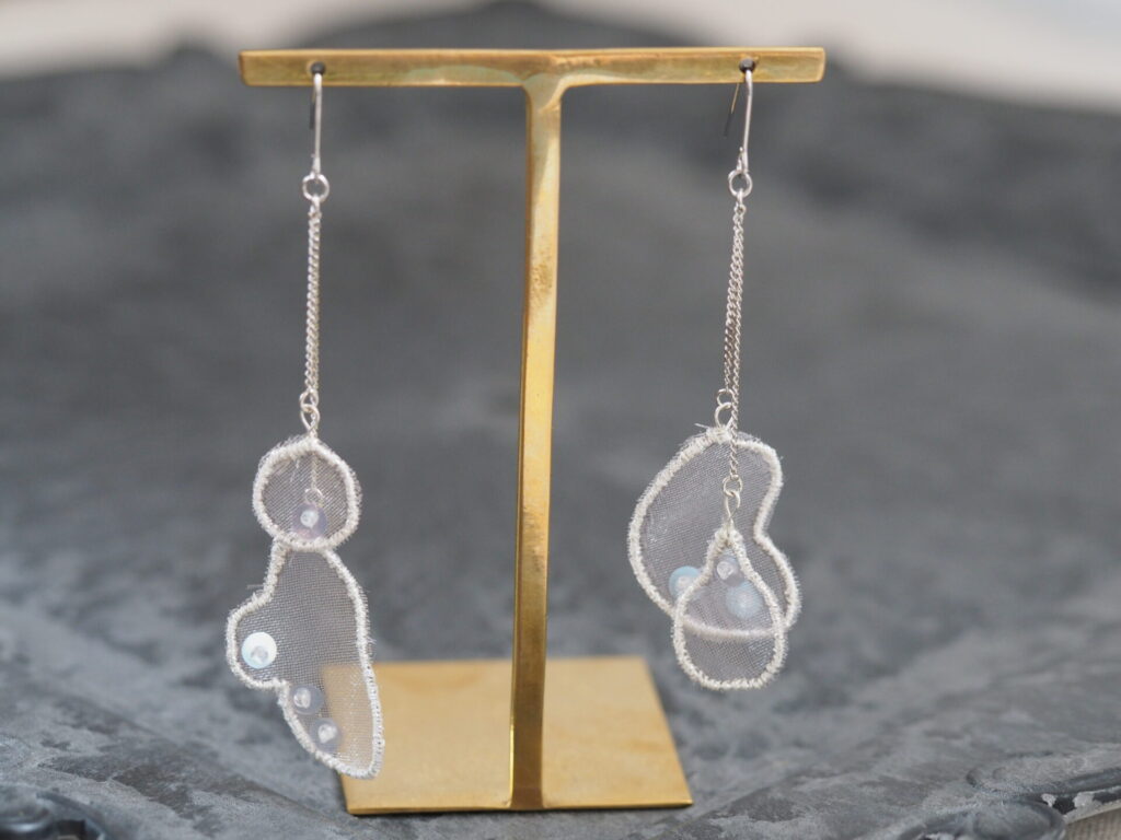 スタンドで揺れるgin-ame。