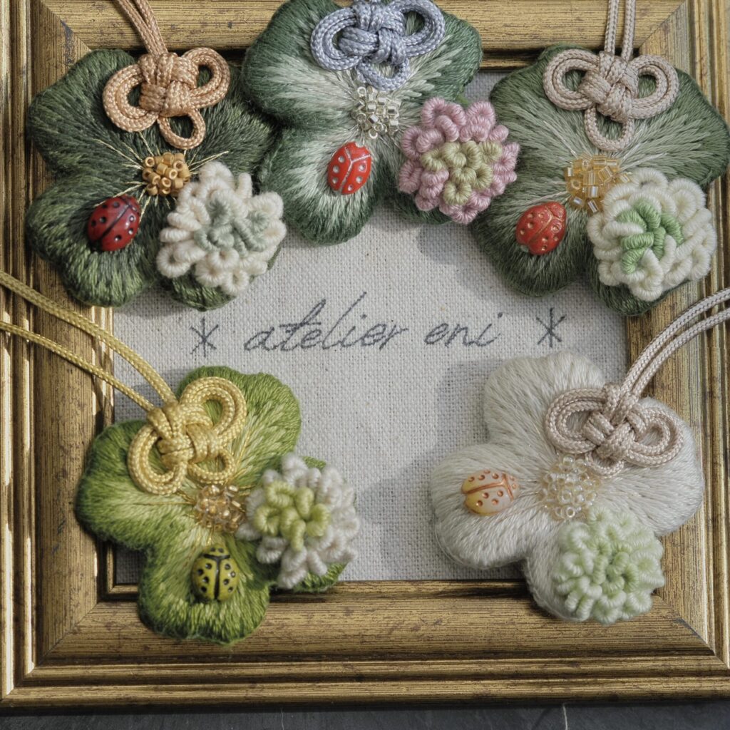 amuletのeni-mori。