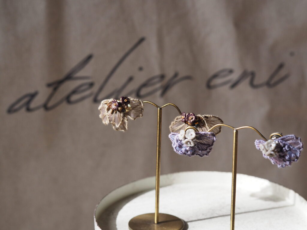 スタンドに並ぶojogihana。