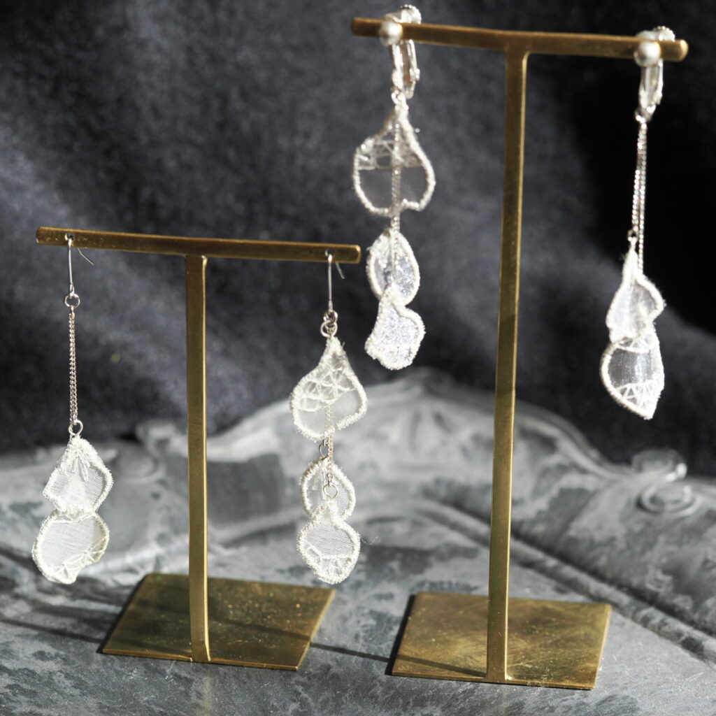 スタンドに揺れるgin-kakera。