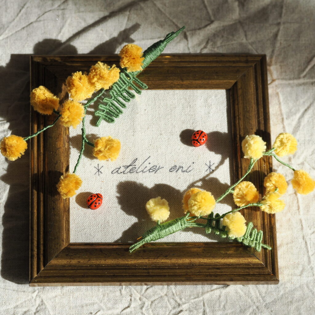 mimosa bouquet broochとてんとう虫。