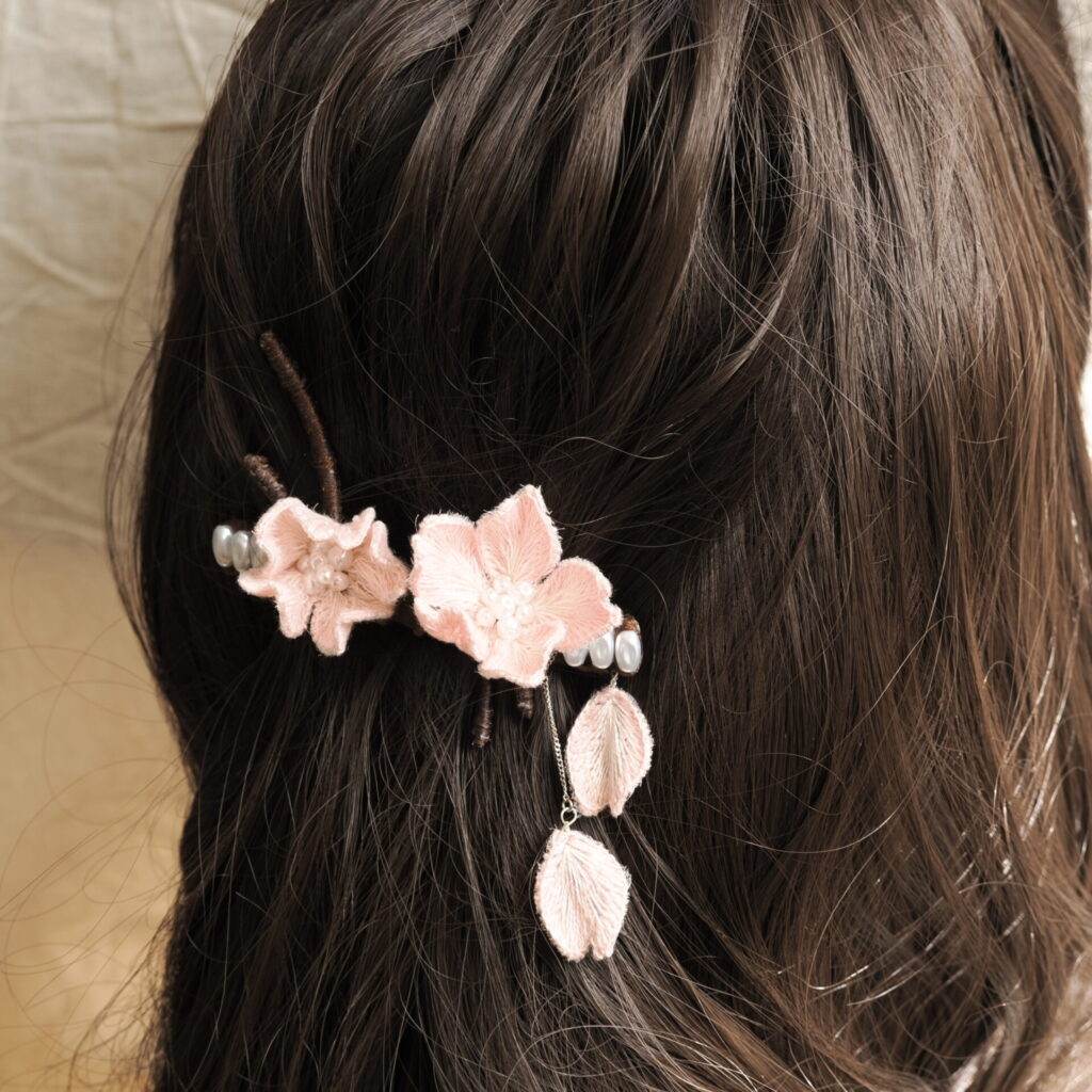 sakura バレッタ着用イメージ。