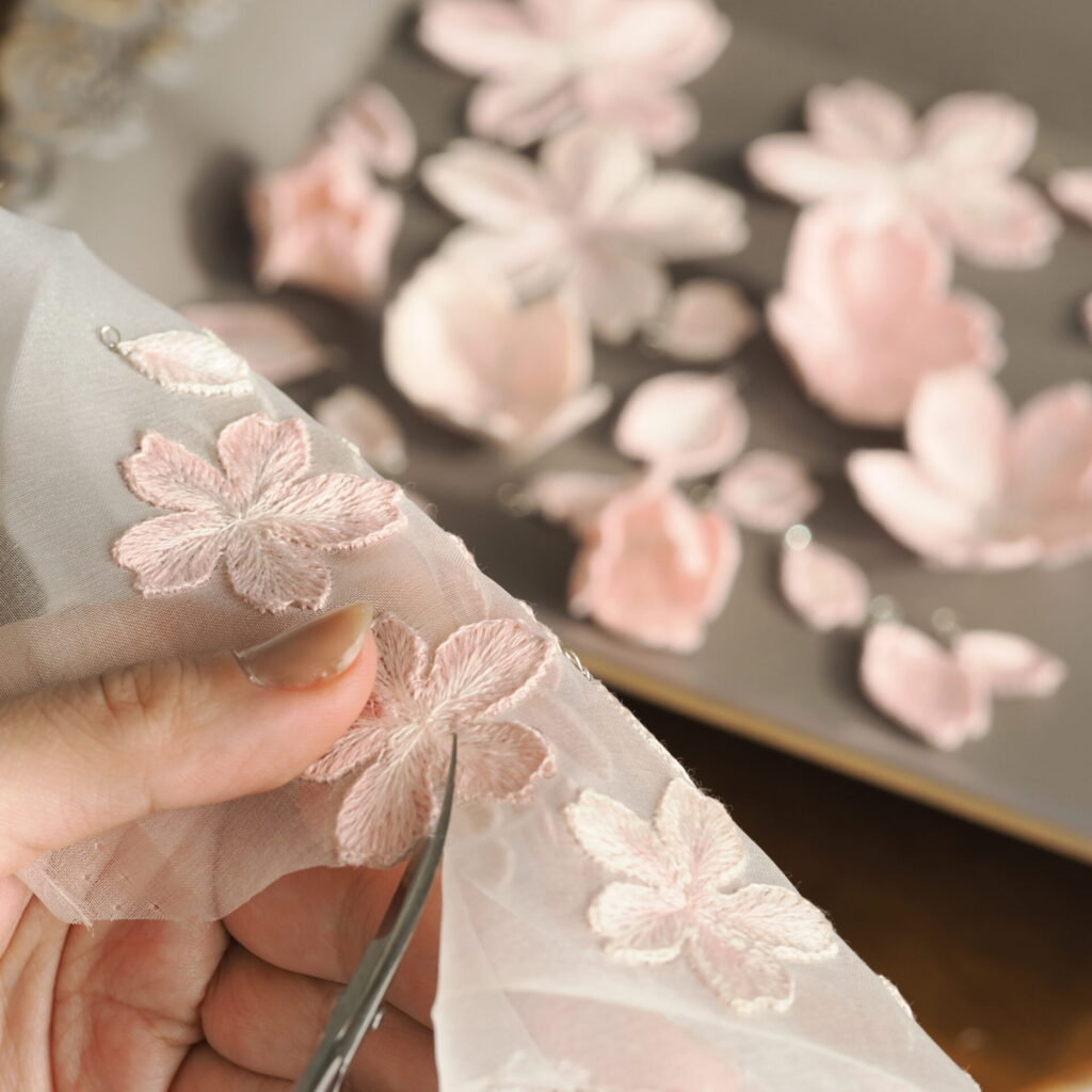 カットワーク中のsakura。