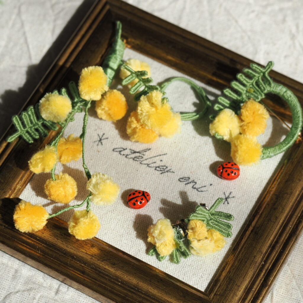 ∗atelier eni∗額とてんとう虫とmimosa。