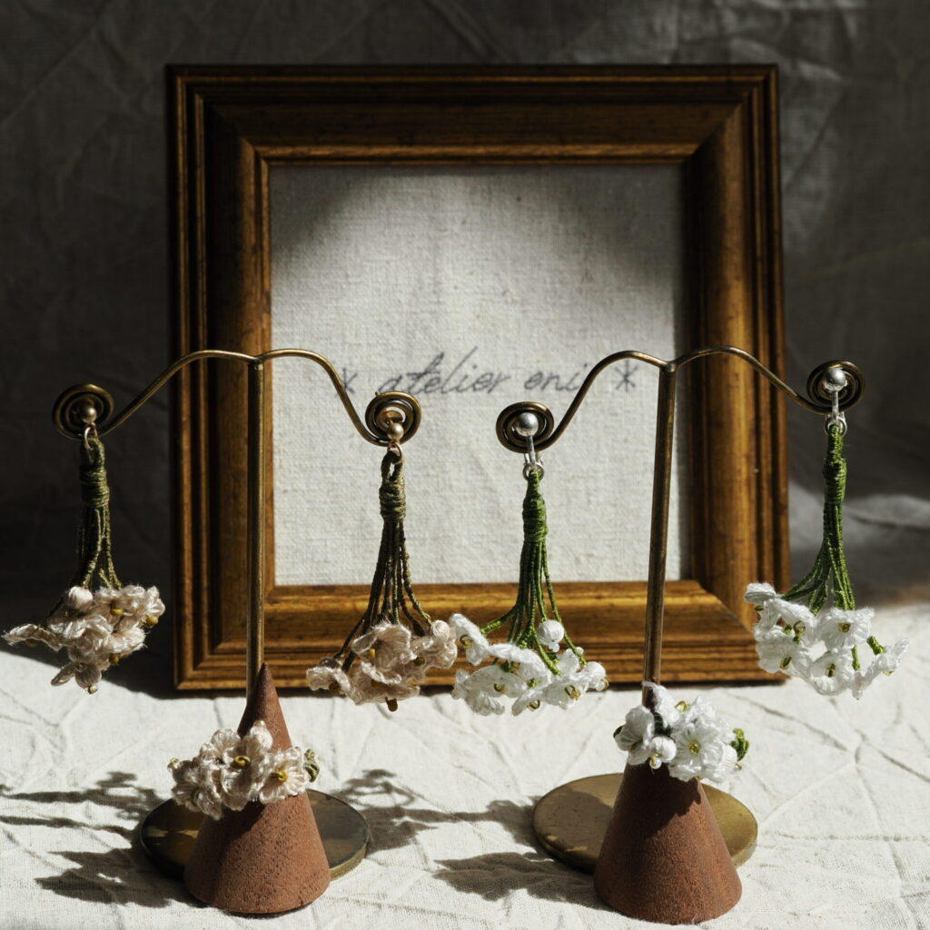 kasumi×∗atelier eni∗額×スタンドディスプレイで集合。