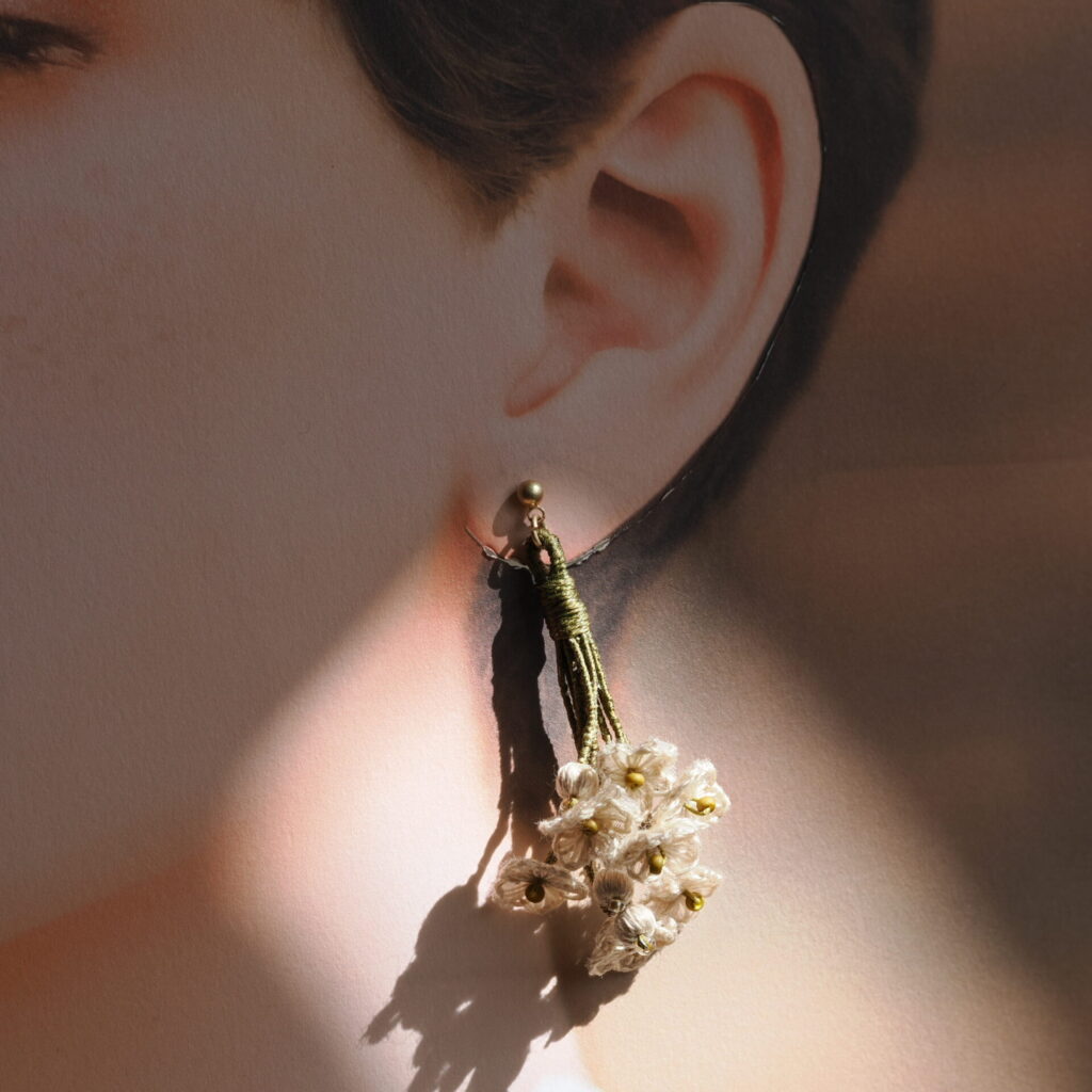 kasumi beige着用イメージ。