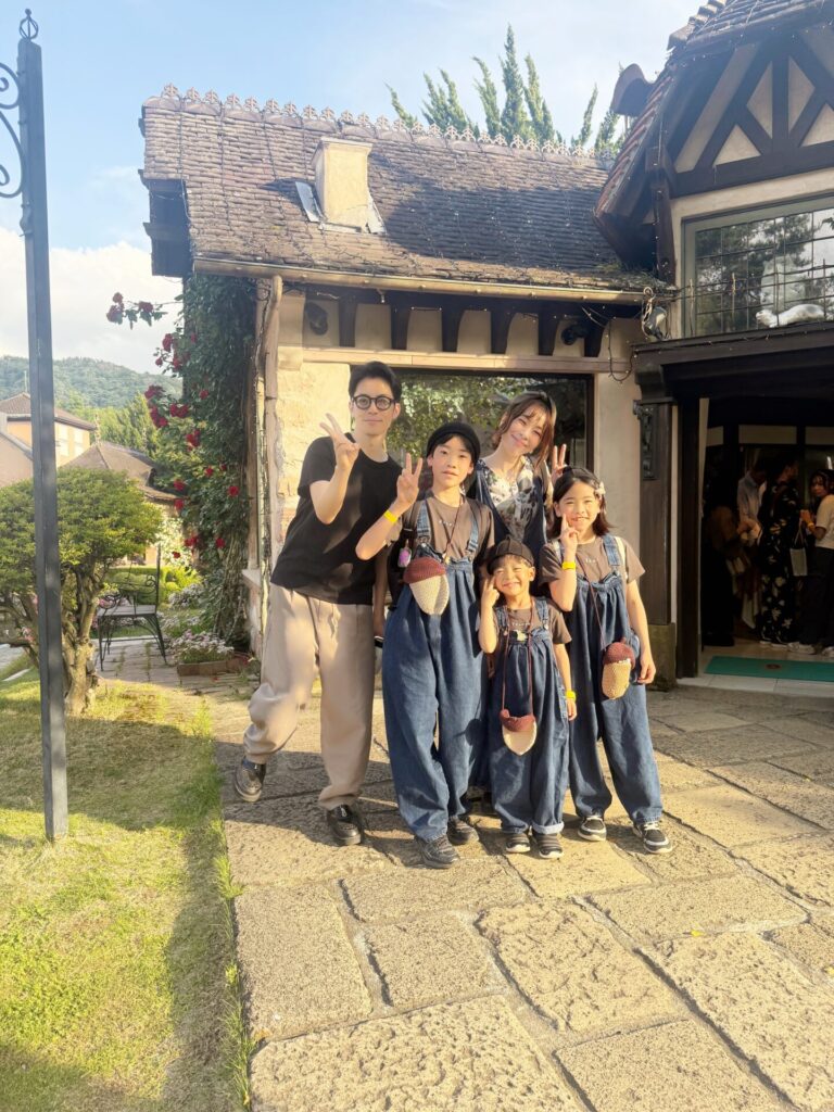河口湖音楽と森の美術館にて。西野亮廣さん×ファミリー。